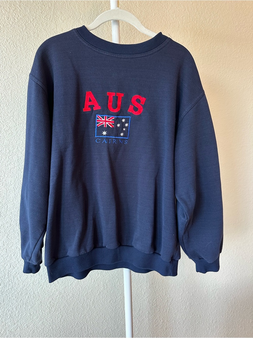 Vintage navy blue Down Under AUS Australia Cairns embroidered crewneck large